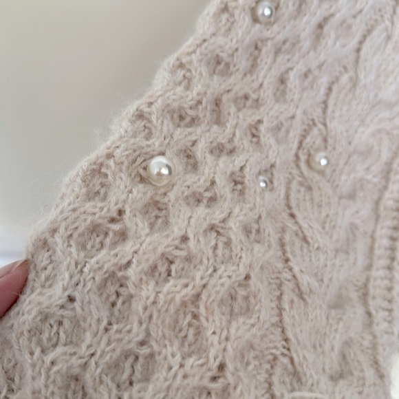 Abercrombie & Fitch Wool Blend Cable Knit XL Neutral Sweater with Pearl Accents - Picture 6 of 13
